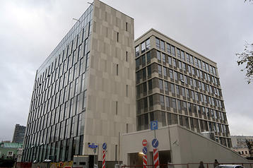 Офисное здание по адресу Валовая 37