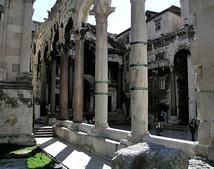 Дворец Диоклетиана арки