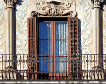 Французское окно с пилястрами