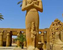 Статуя Рамзеса II в Карнакском Храме