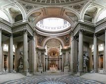 Внутри парижского Пантеона, панорамный вид